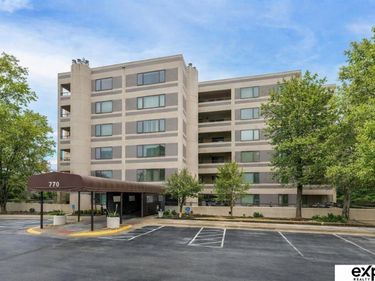 770 N 93rd Street, Unit 1B4, Omaha, NE 68114