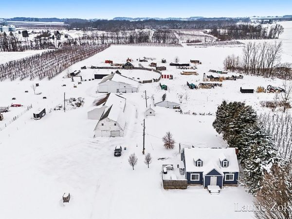 7737 Fruit Ridge Avenue NW, Sparta, MI 49345