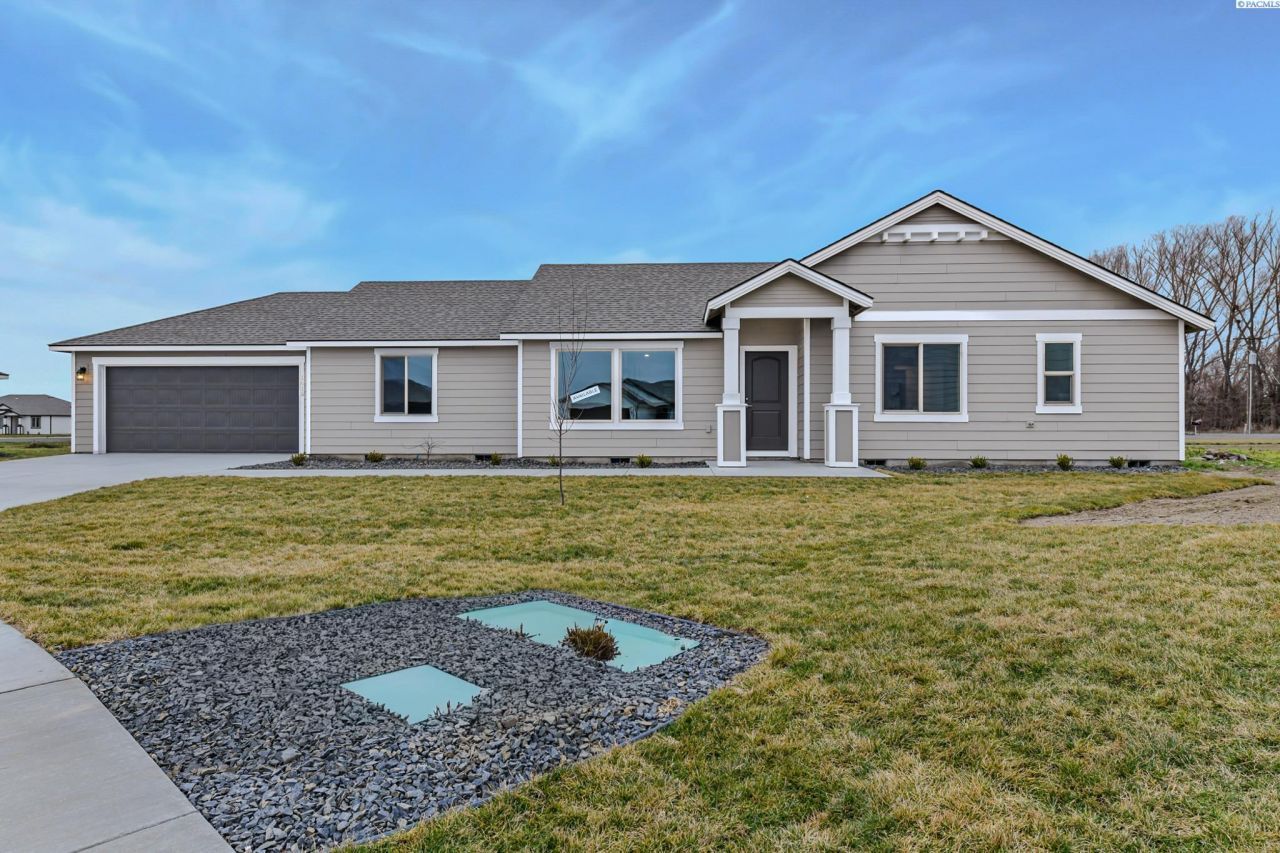 1615 Castlewood Ct, Grandview, WA 98930 Main Photo