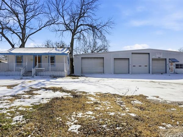 206 Watters Street , Cleburne, TX 76031