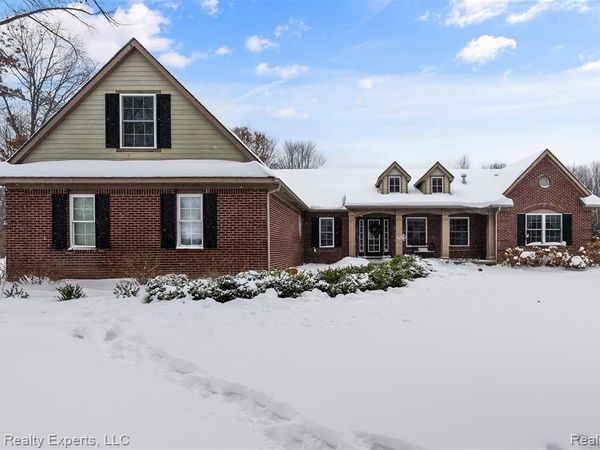 11185 Cassidy Trail, Springfield Twp, MI 48350