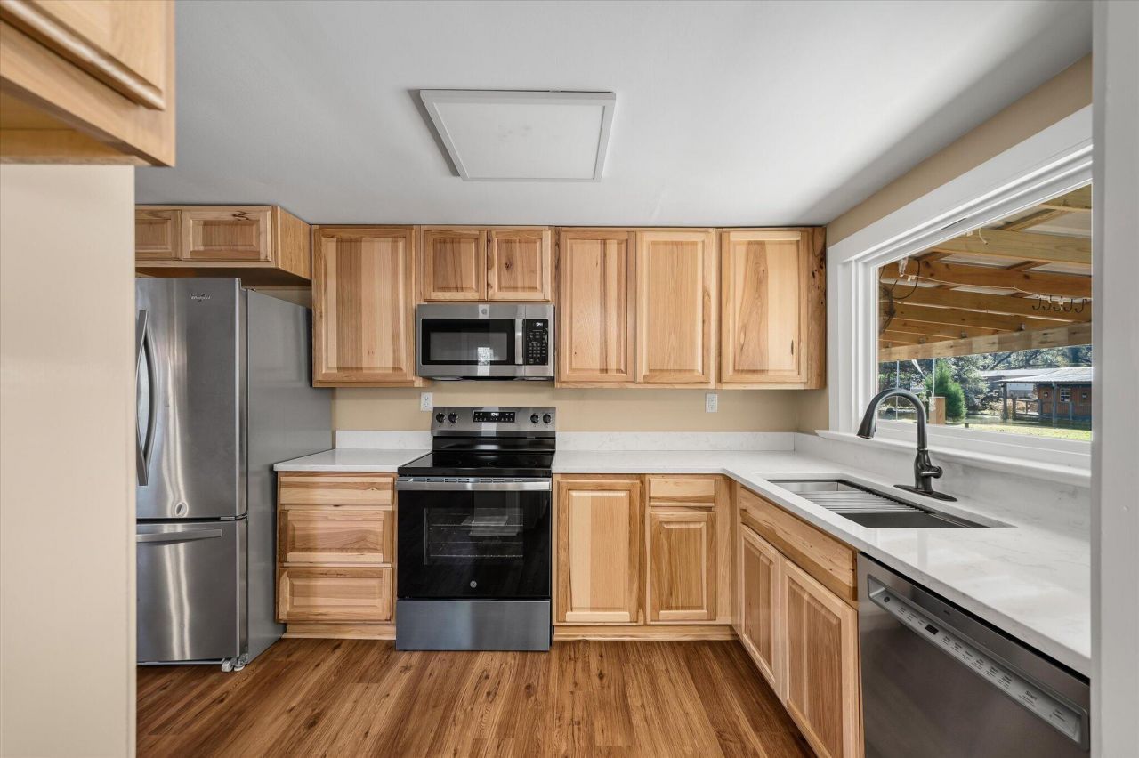 7967 Highway 162 Photo 14