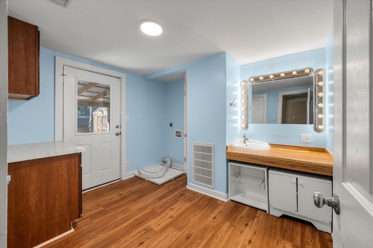 7967 Highway 162 Photo 27