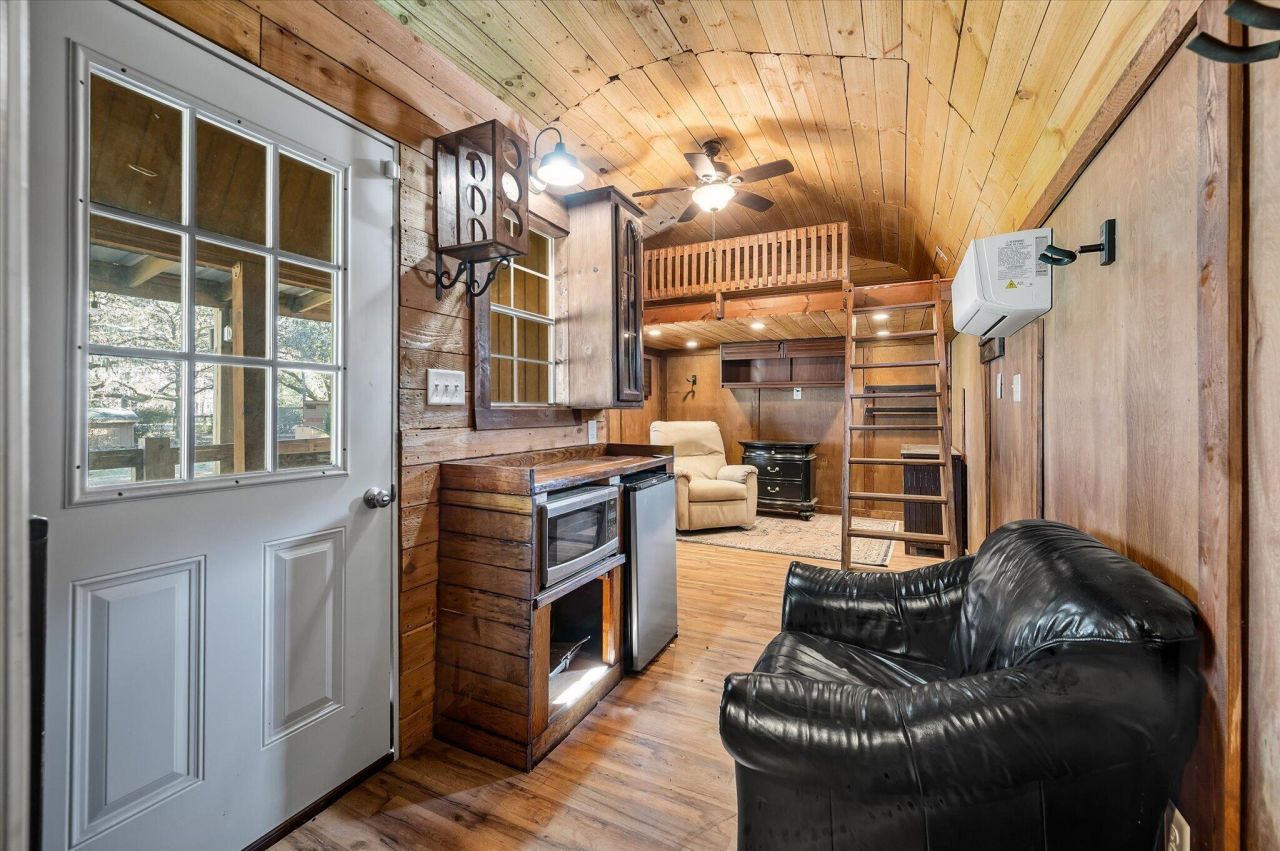 7967 Highway 162 Photo 39