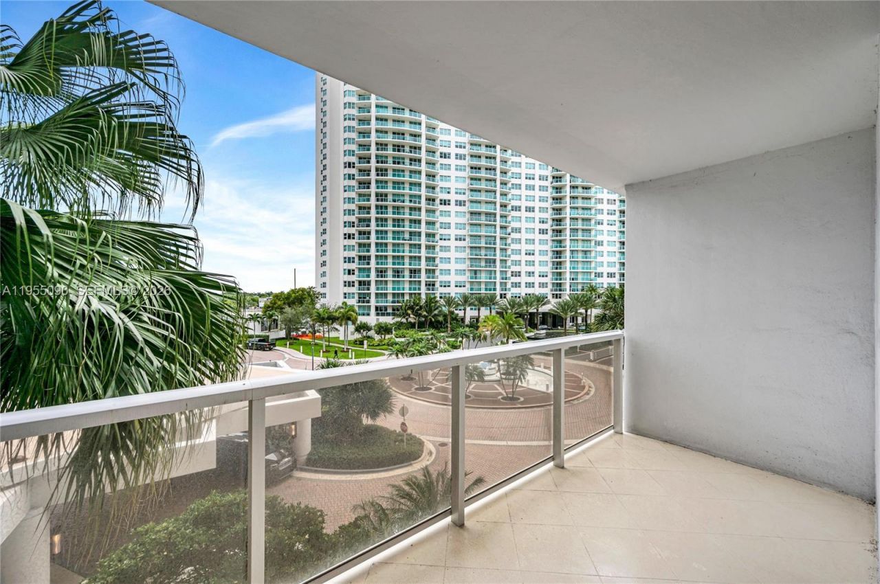 20281 E Country Club Dr, Unit 210, Aventura, FL 33180 Photo