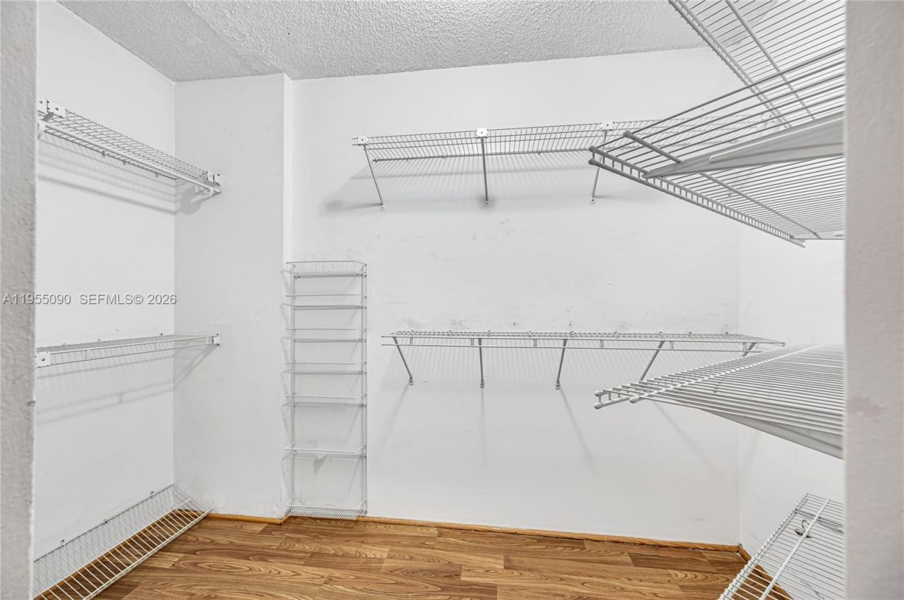 20281 E Country Club Dr, Unit 210, Aventura, FL 33180 Photo