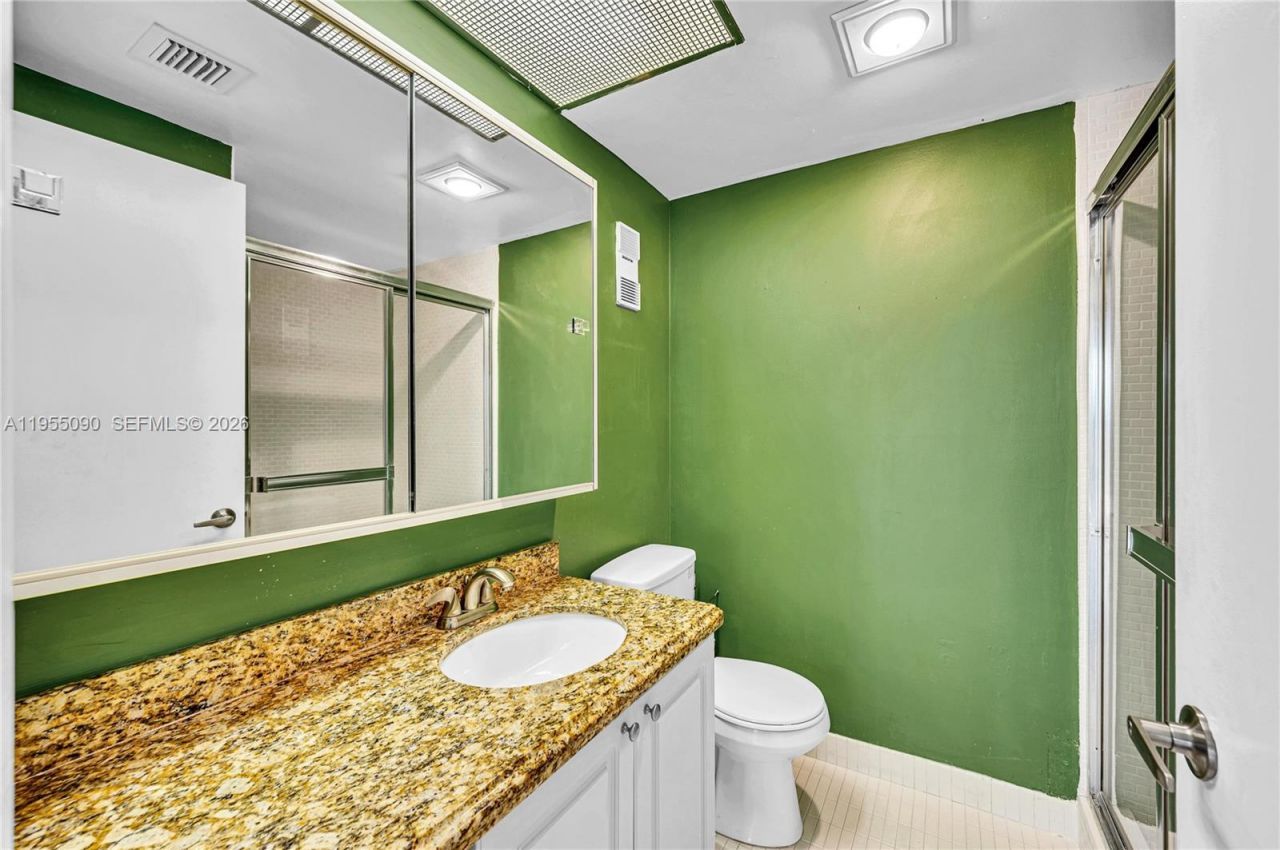 20281 E Country Club Dr, Unit 210, Aventura, FL 33180 Photo