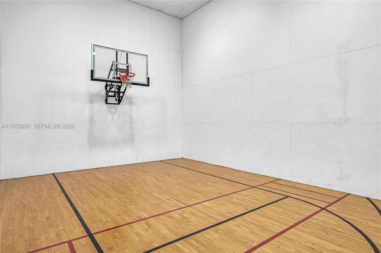 20281 E Country Club Dr, Unit 210, Aventura, FL 33180 Photo