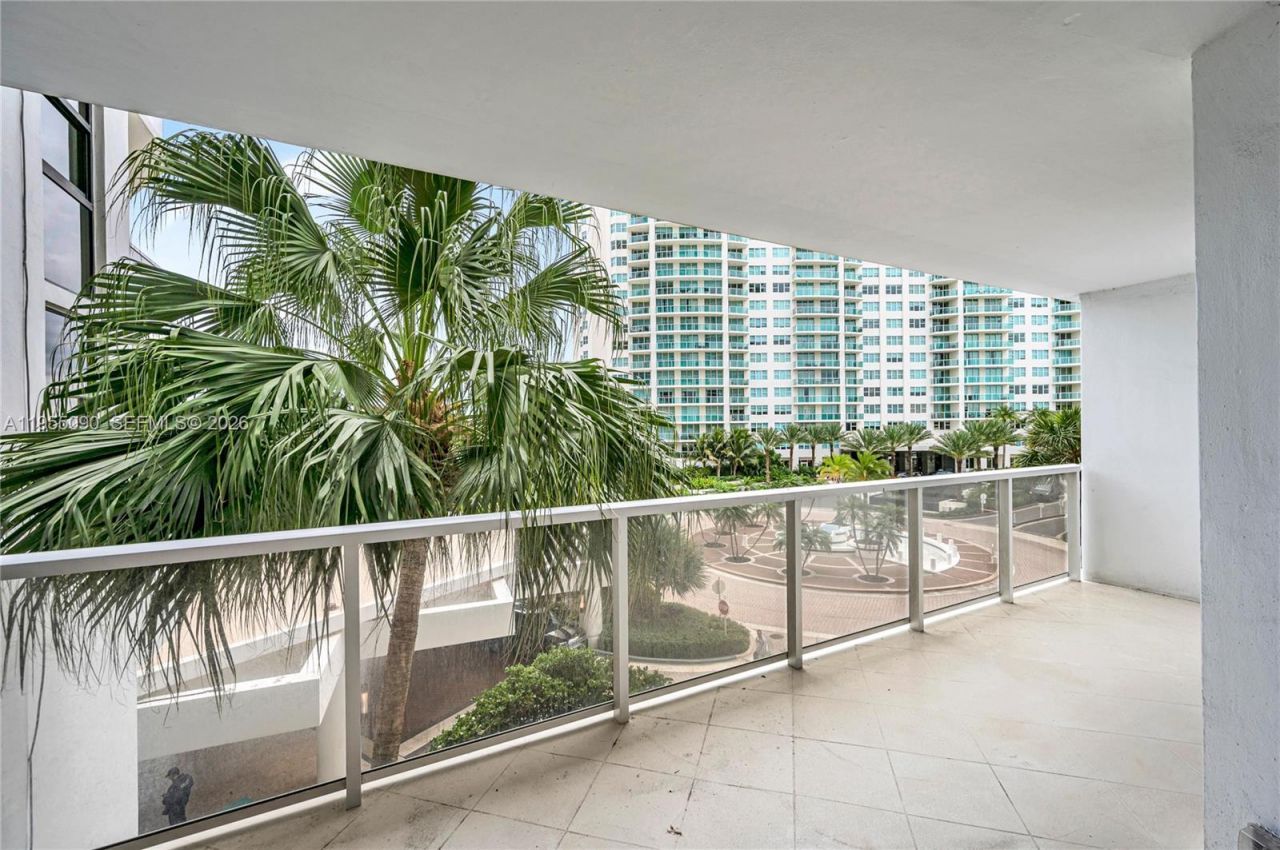 20281 E Country Club Dr, Unit 210, Aventura, FL 33180 Photo