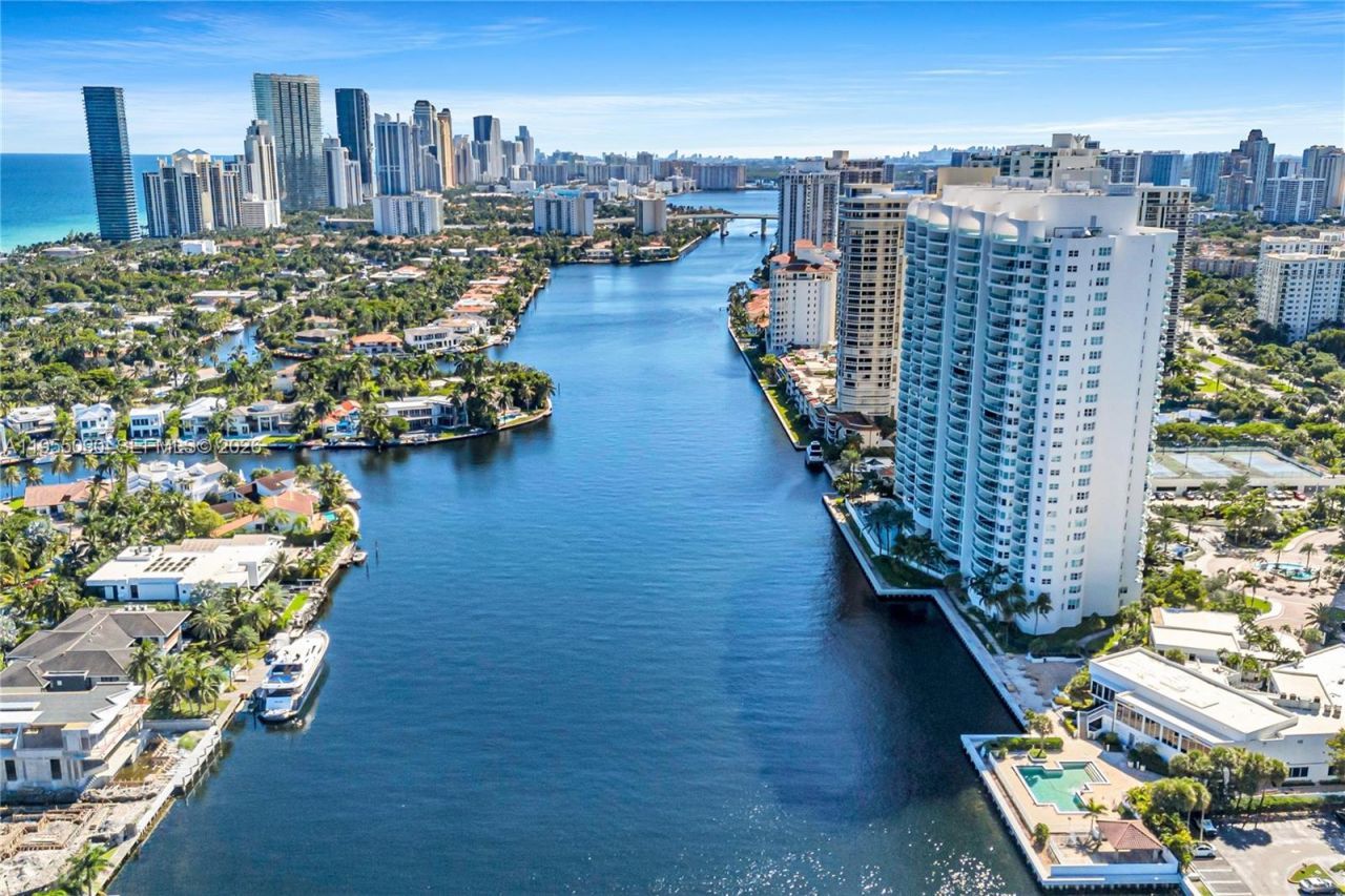 20281 E Country Club Dr, Unit 210, Aventura, FL 33180 Photo