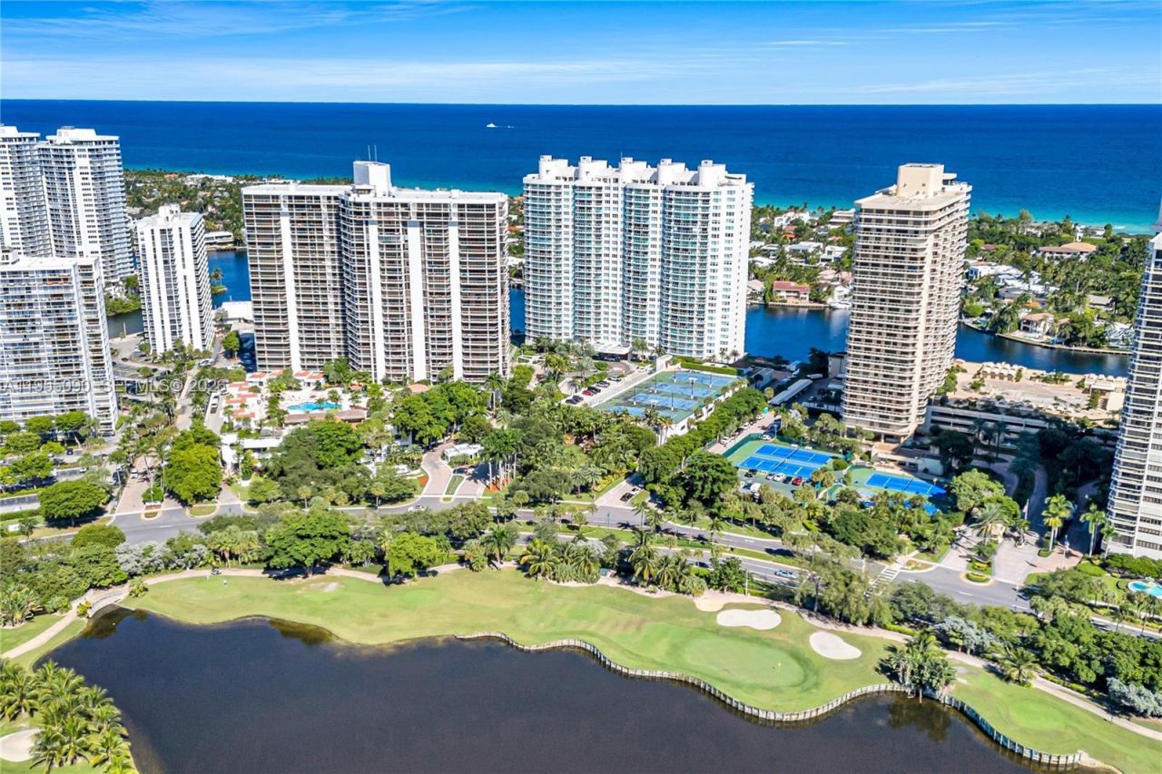 20281 E Country Club Dr, Unit 210, Aventura, FL 33180 Photo