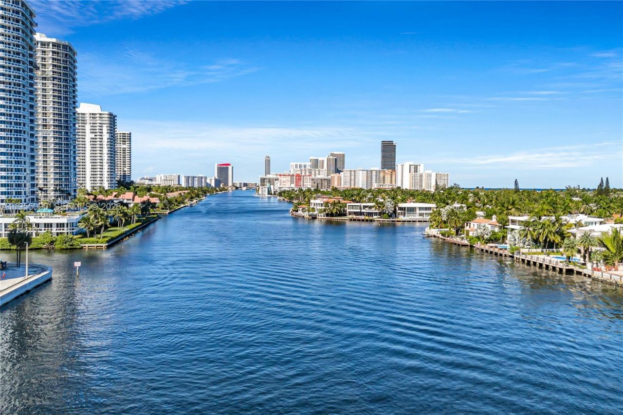 20281 E Country Club Dr, Unit 210, Aventura, FL 33180 Photo