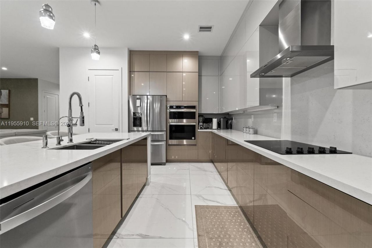 8086 NW 47th Ter, Doral, FL 33166 Photo