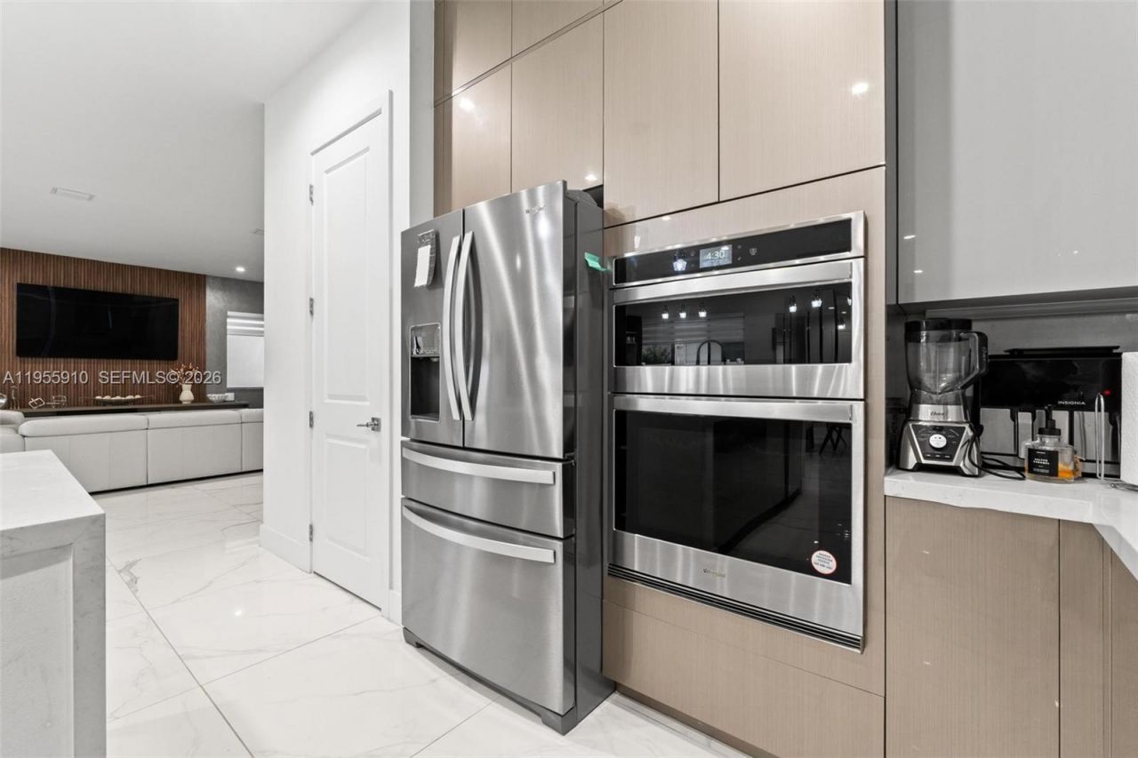 8086 NW 47th Ter, Doral, FL 33166 Photo