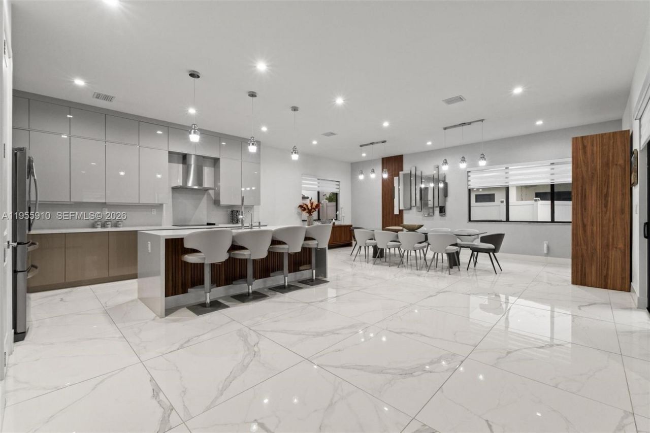 8086 NW 47th Ter, Doral, FL 33166 Photo