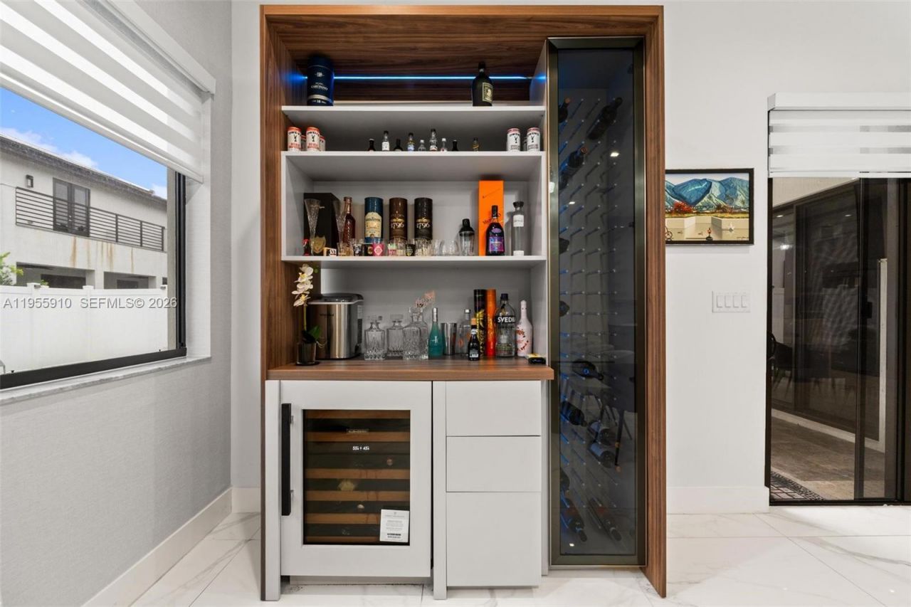 8086 NW 47th Ter, Doral, FL 33166 Photo