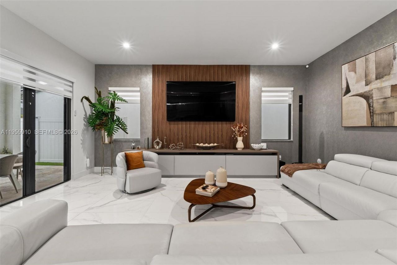 8086 NW 47th Ter, Doral, FL 33166 Photo