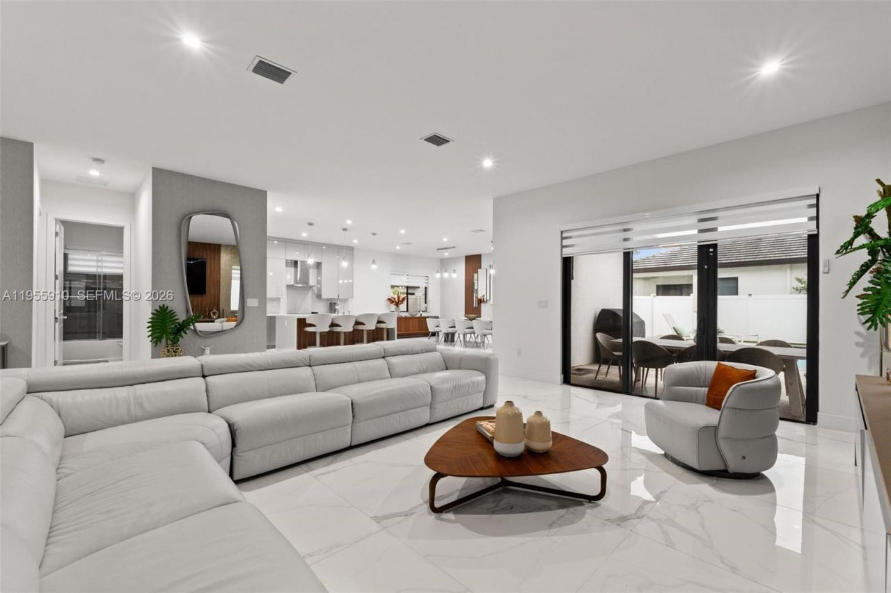 8086 NW 47th Ter, Doral, FL 33166 Photo