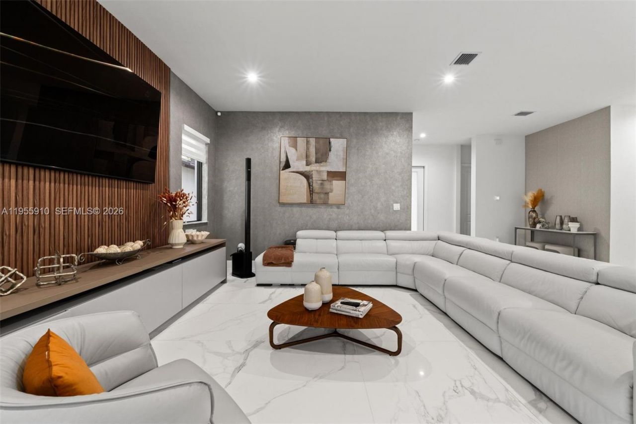 8086 NW 47th Ter, Doral, FL 33166 Photo