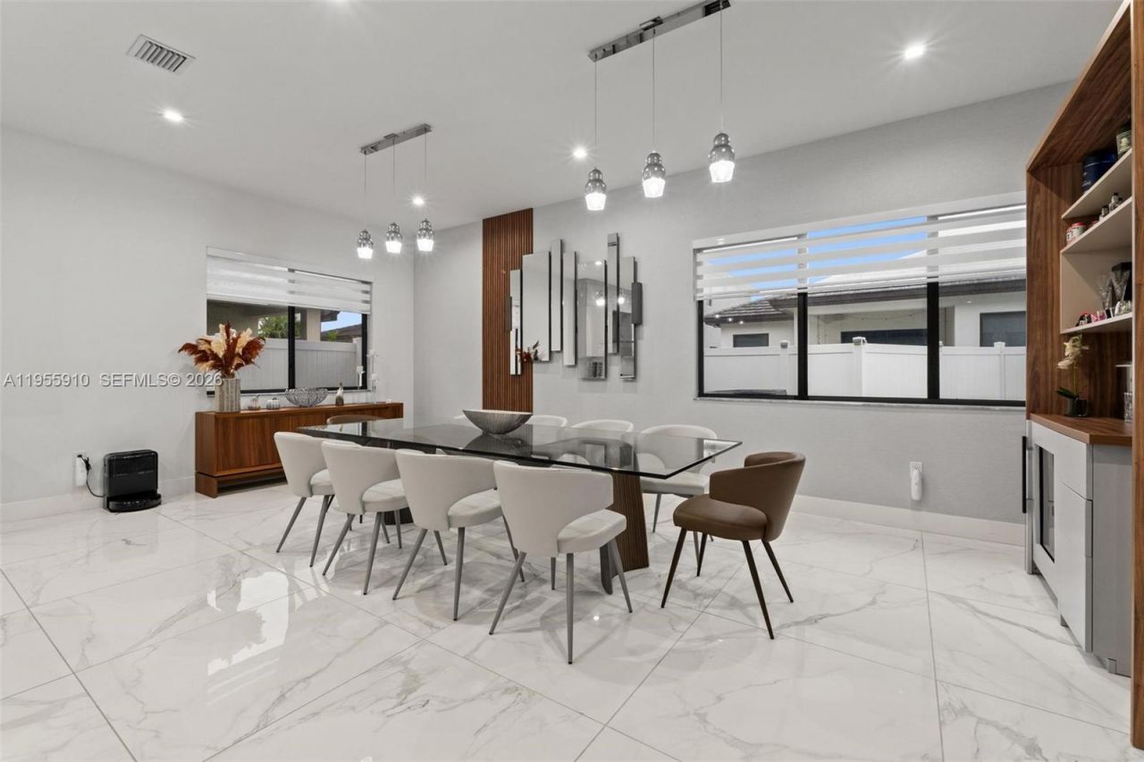 8086 NW 47th Ter, Doral, FL 33166 Photo