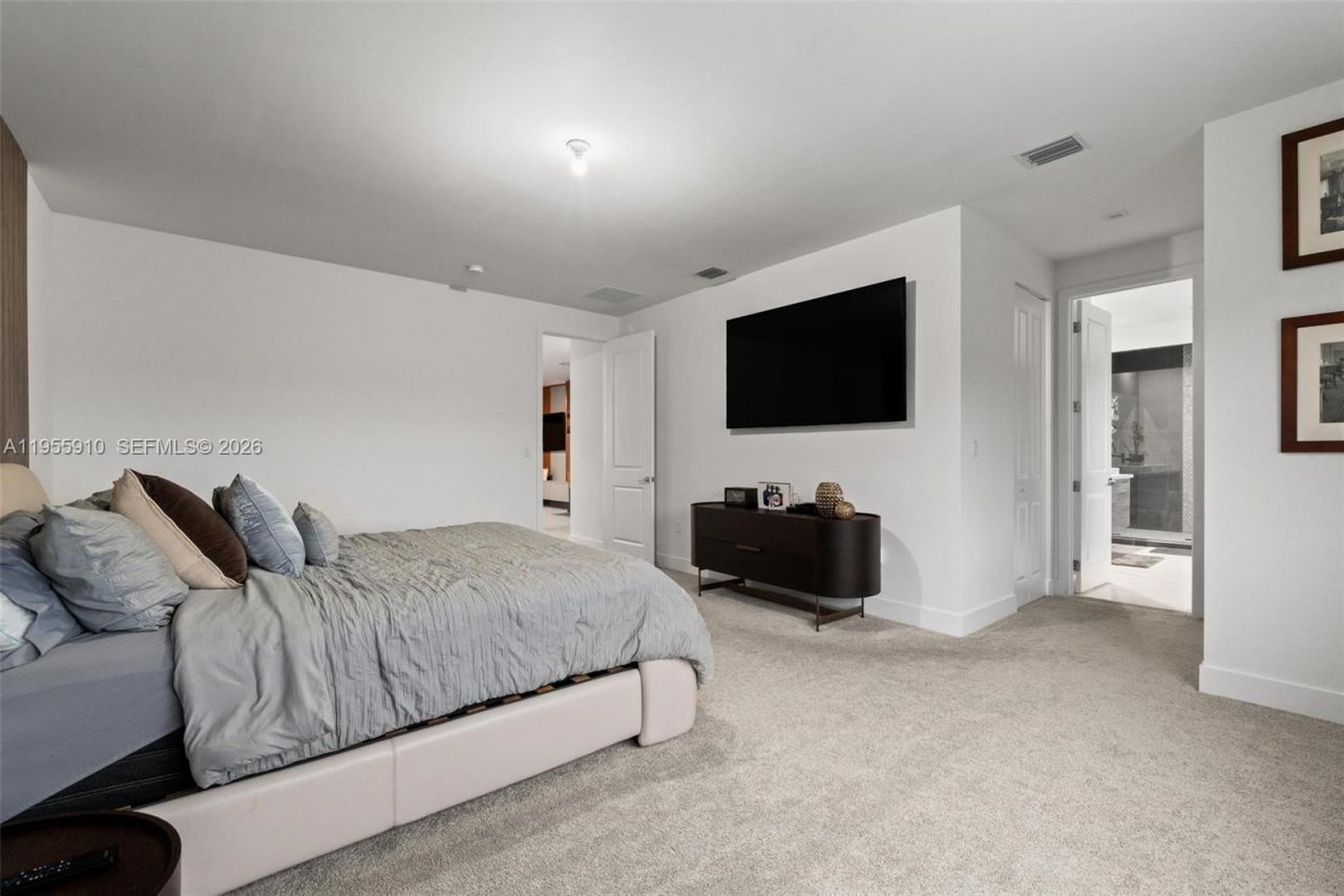 8086 NW 47th Ter, Doral, FL 33166 Photo