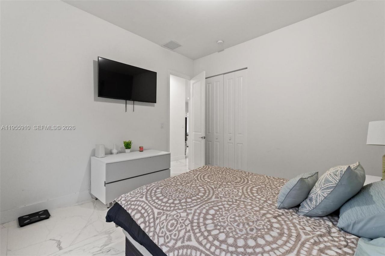 8086 NW 47th Ter, Doral, FL 33166 Photo