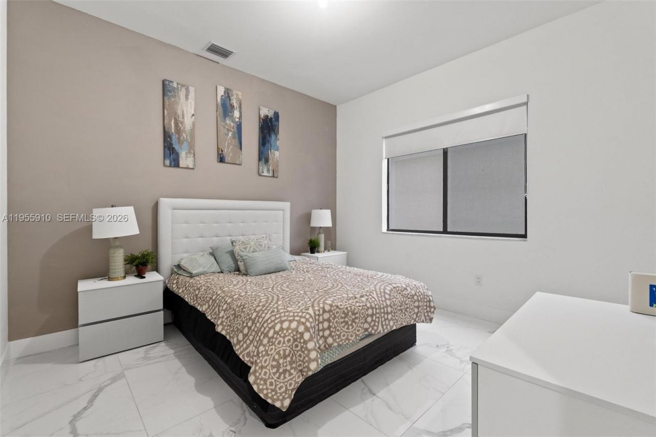 8086 NW 47th Ter, Doral, FL 33166 Photo