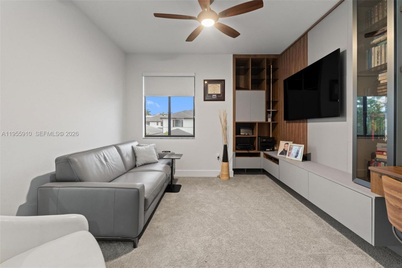 8086 NW 47th Ter, Doral, FL 33166 Photo