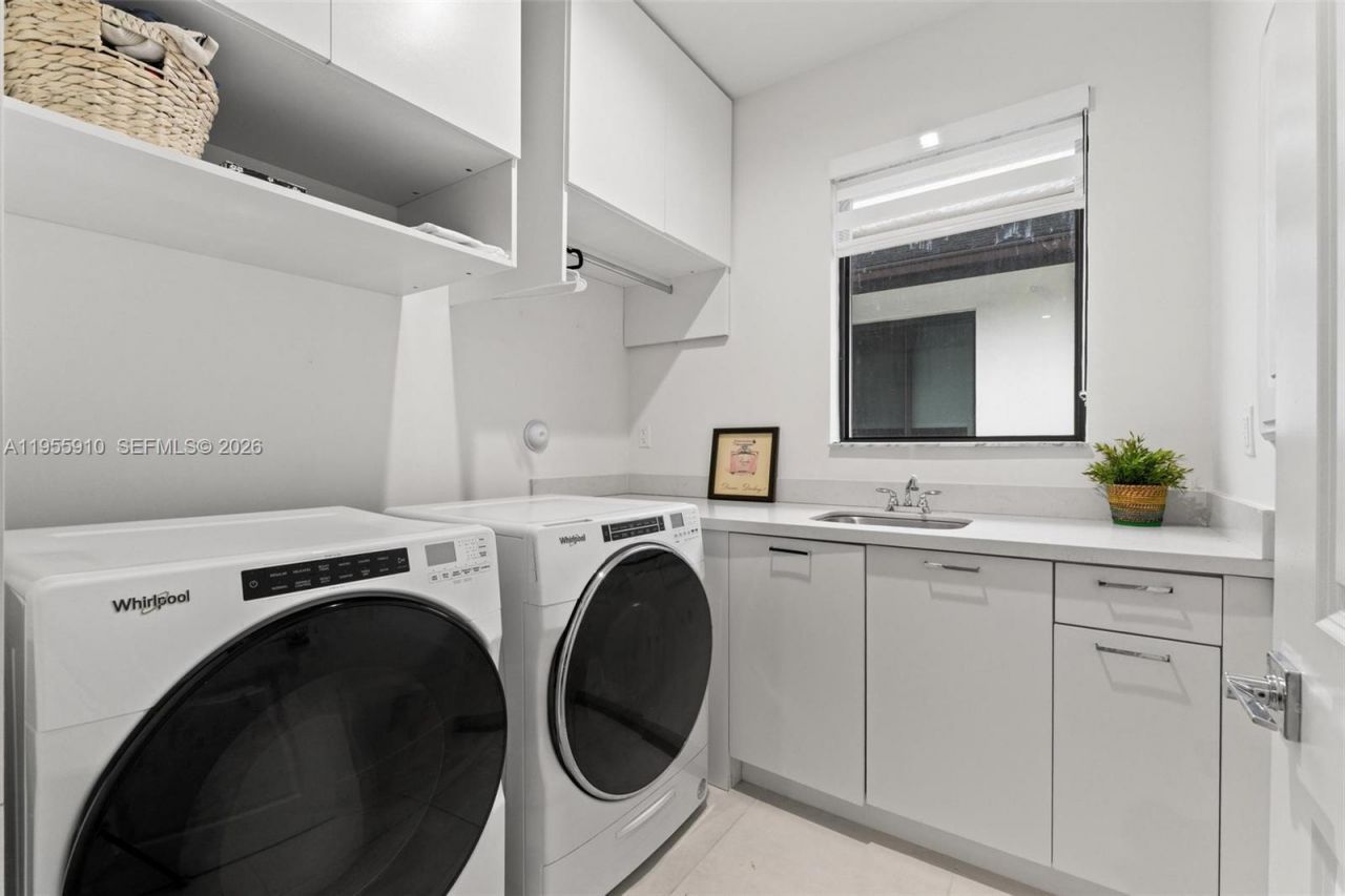 8086 NW 47th Ter, Doral, FL 33166 Photo