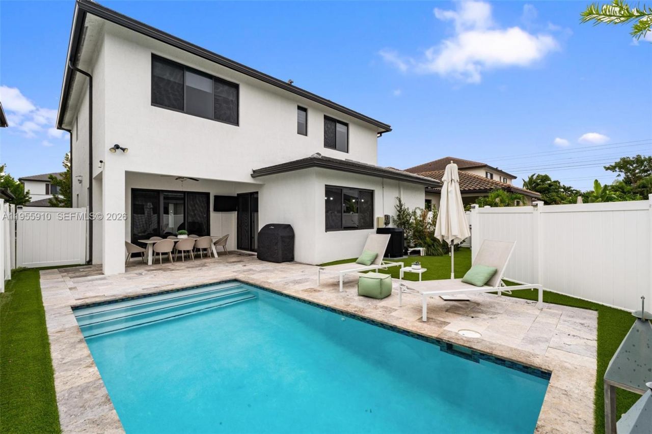 8086 NW 47th Ter, Doral, FL 33166 Photo