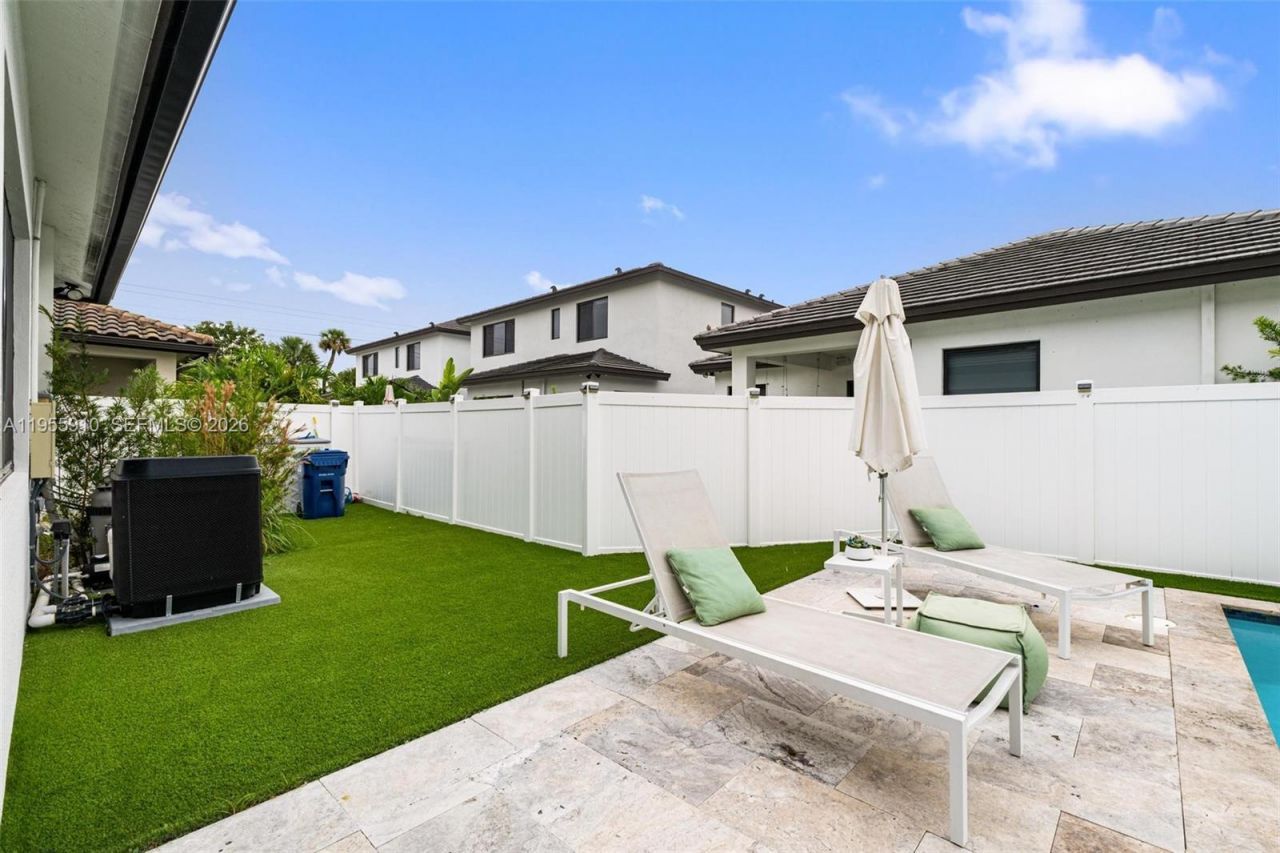 8086 NW 47th Ter, Doral, FL 33166 Photo