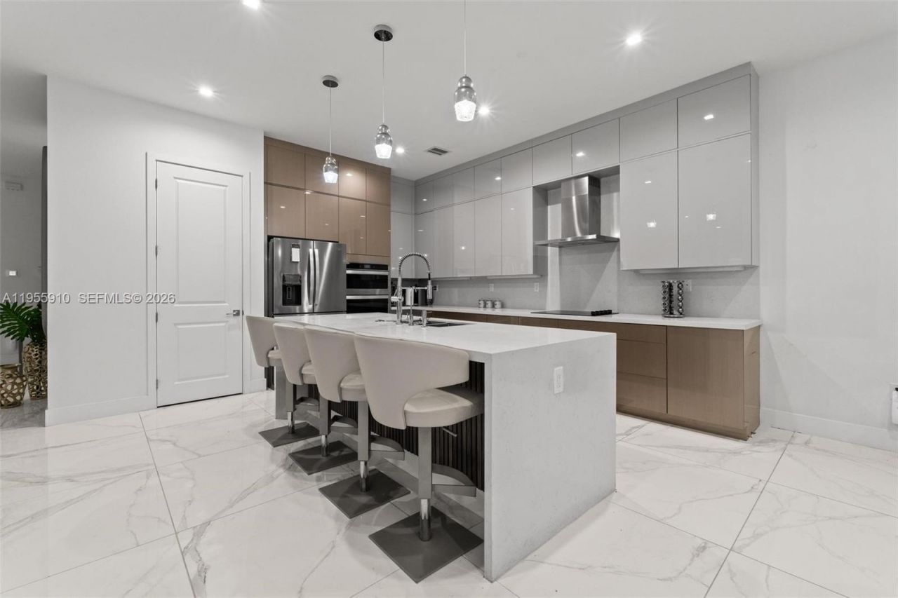 8086 NW 47th Ter, Doral, FL 33166 Photo