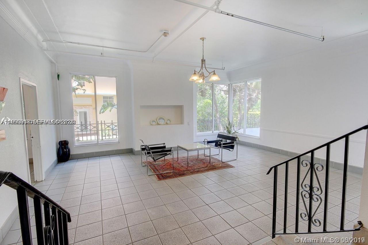 820 Euclid Ave, Unit 106, Miami Beach, FL 33139 Photo