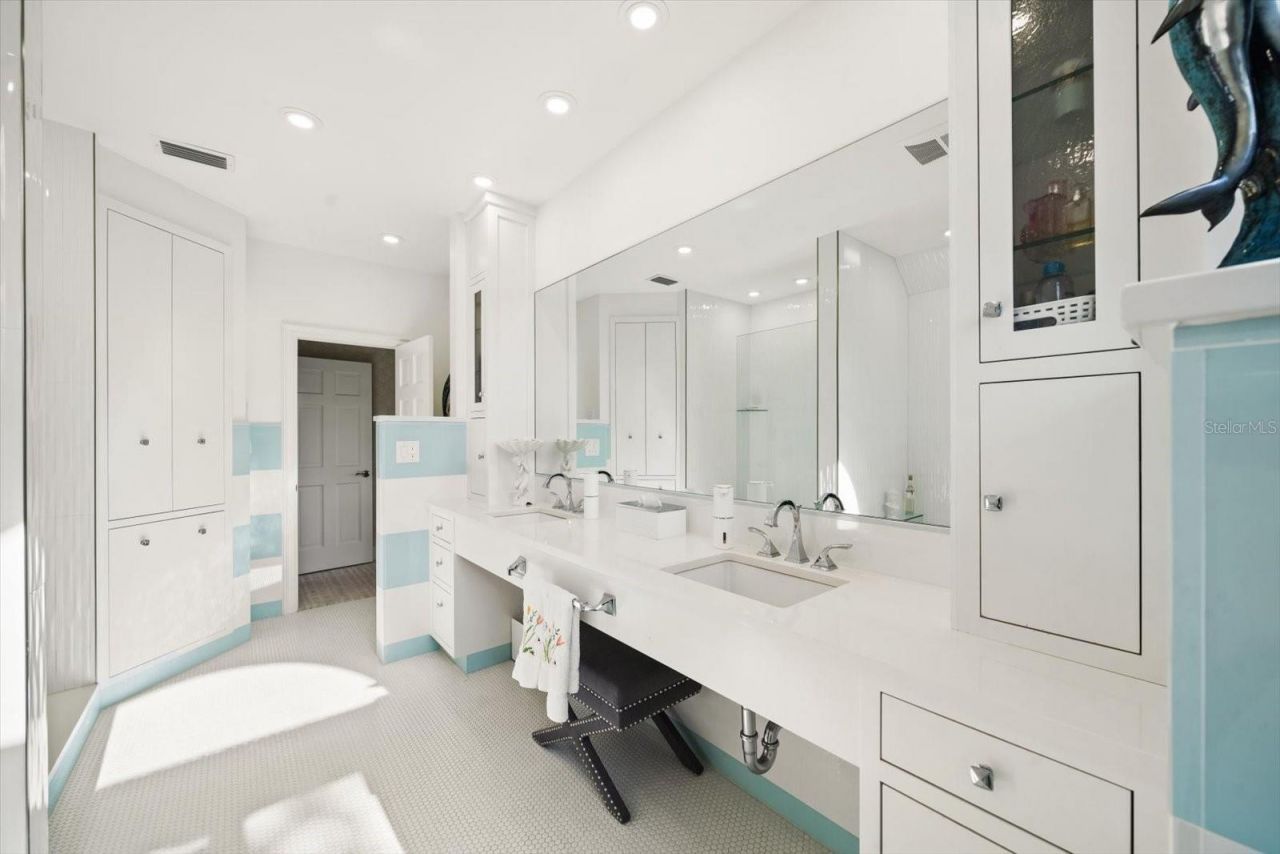 430 St Andrews Drive, Belleair, FL 33756 Photo