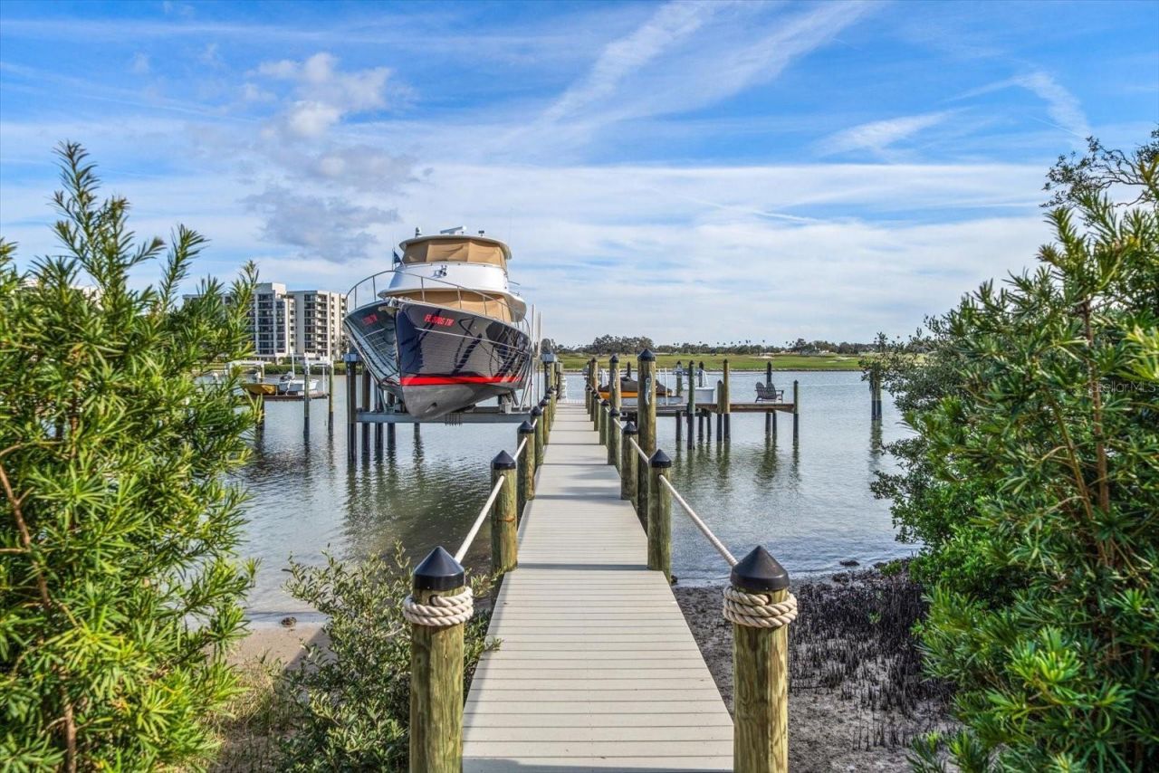 430 St Andrews Drive, Belleair, FL 33756 Photo