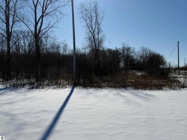 Broomfield Road E, Mt Pleasant, MI 48858