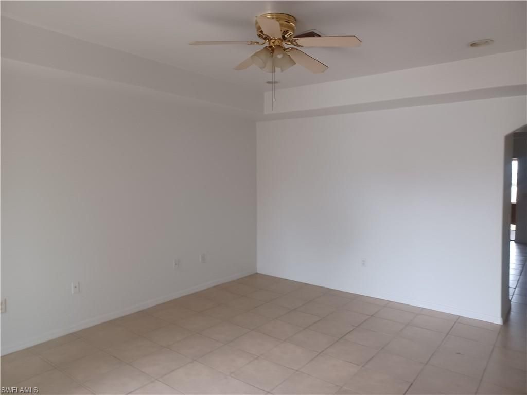 3020 SE Santa Barbara Pl, Cape Coral, FL 33904 Photo