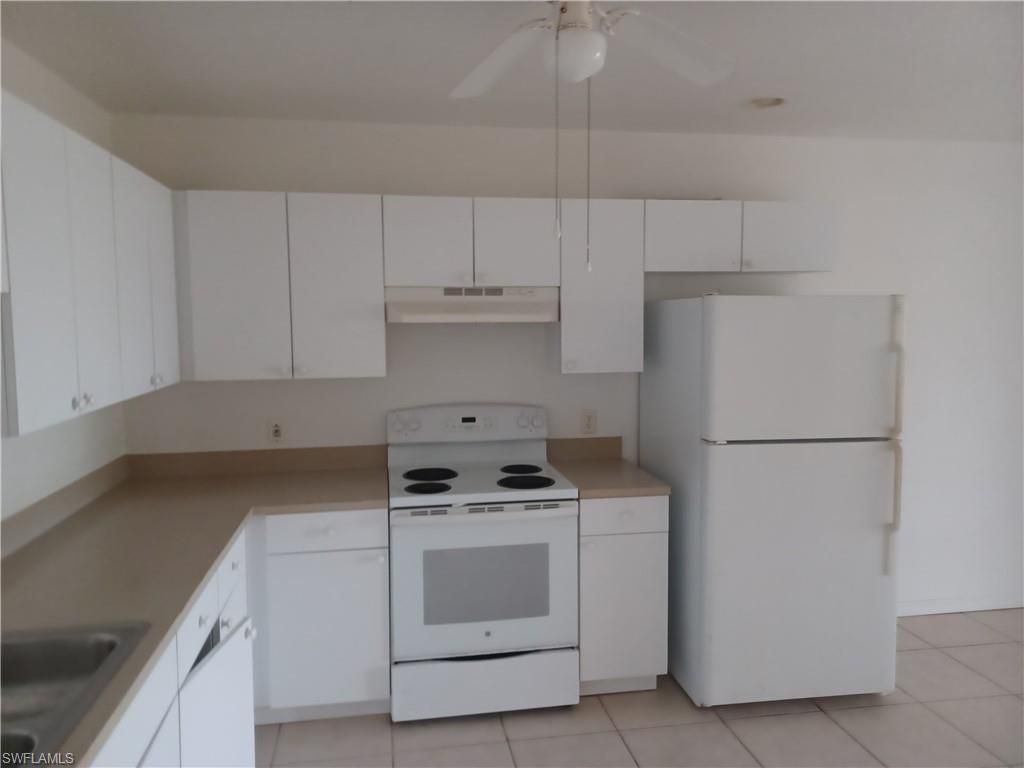 3020 SE Santa Barbara Pl, Cape Coral, FL 33904 Photo