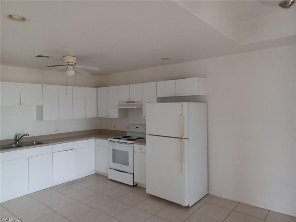 3020 SE Santa Barbara Pl, Cape Coral, FL 33904 Photo