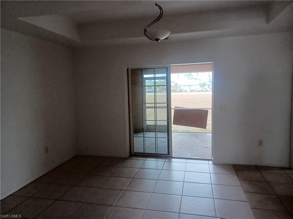 3020 SE Santa Barbara Pl, Cape Coral, FL 33904 Photo