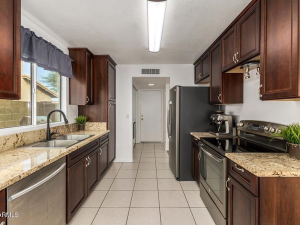 4313 E DESERT TRUMPET Road, Phoenix, AZ 85044