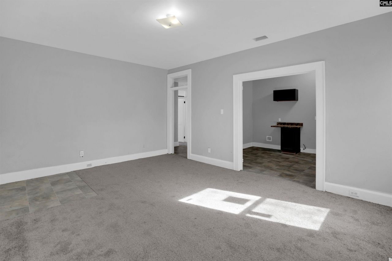 2714 Brady Street Photo 10