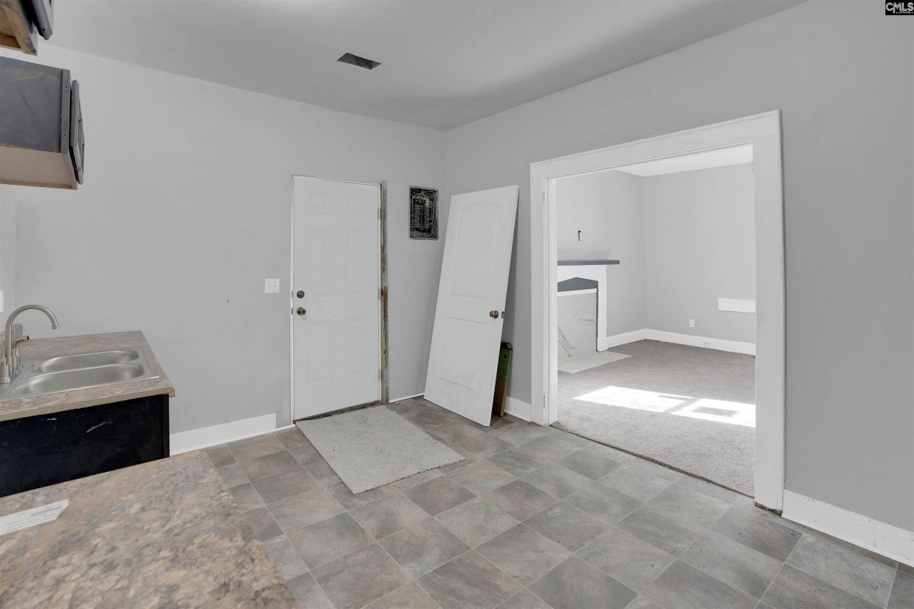 2714 Brady Street Photo 13