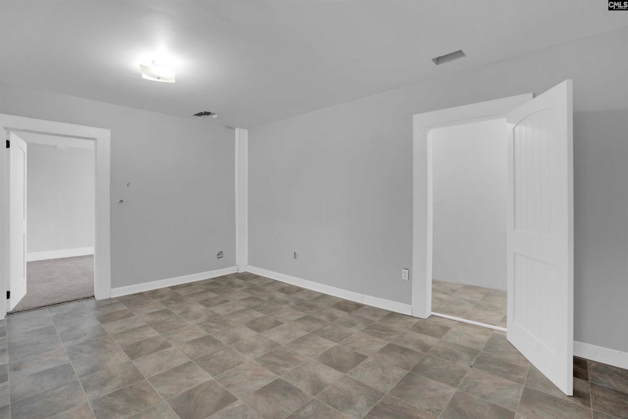 2714 Brady Street Photo 17