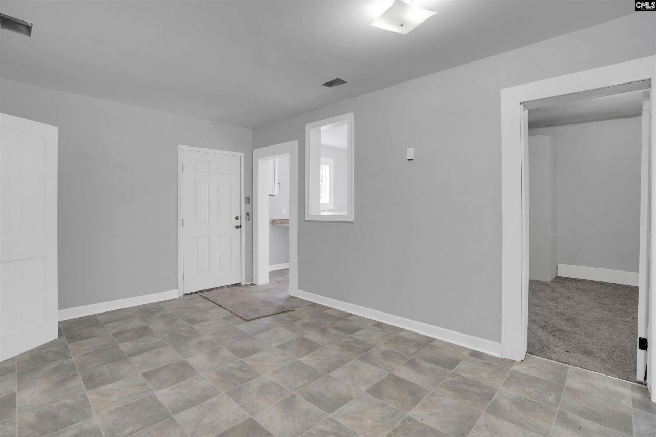 2714 Brady Street Photo 19