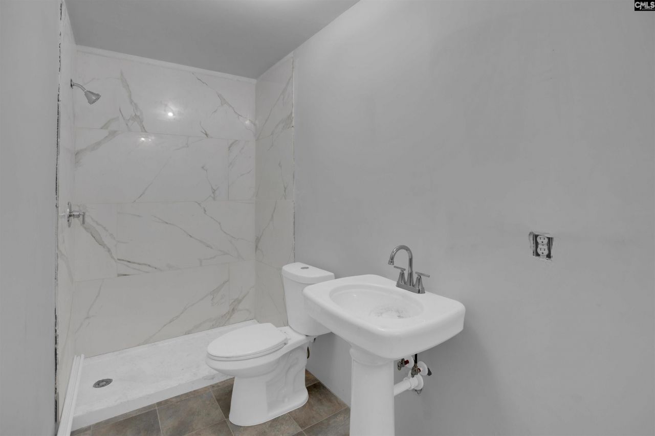 2714 Brady Street Photo 25