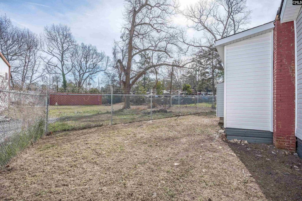 2714 Brady Street Photo 28