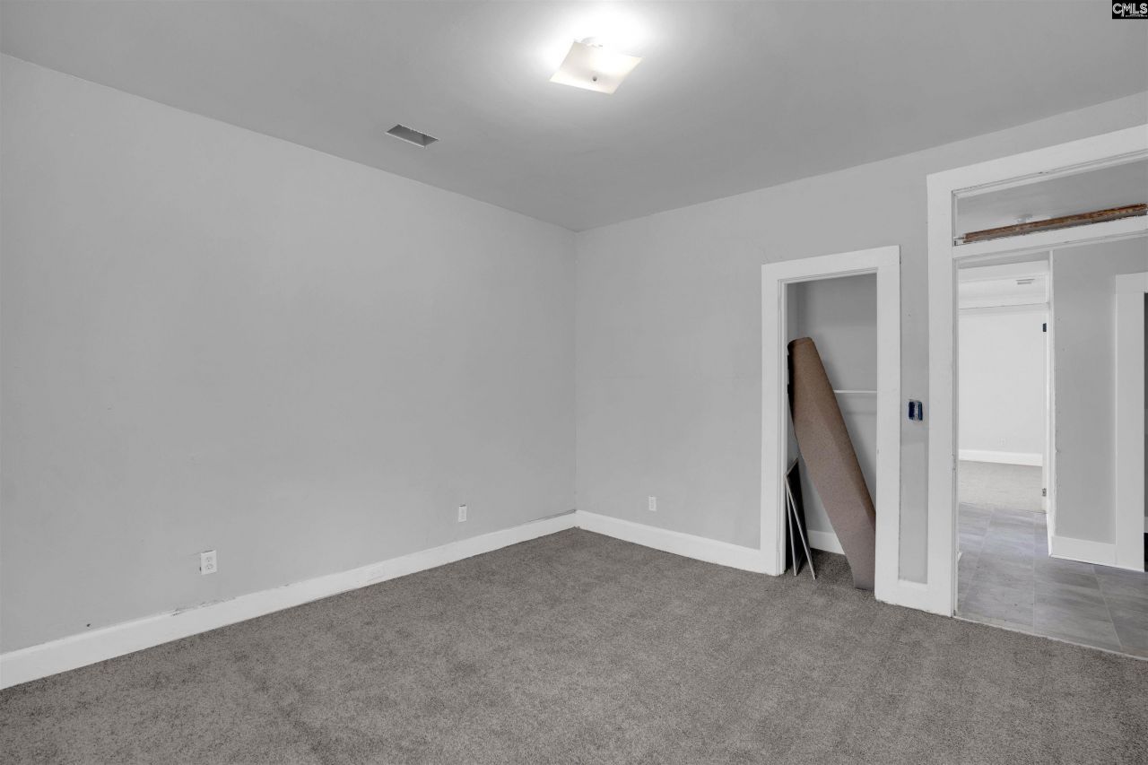 2714 Brady Street Photo 31