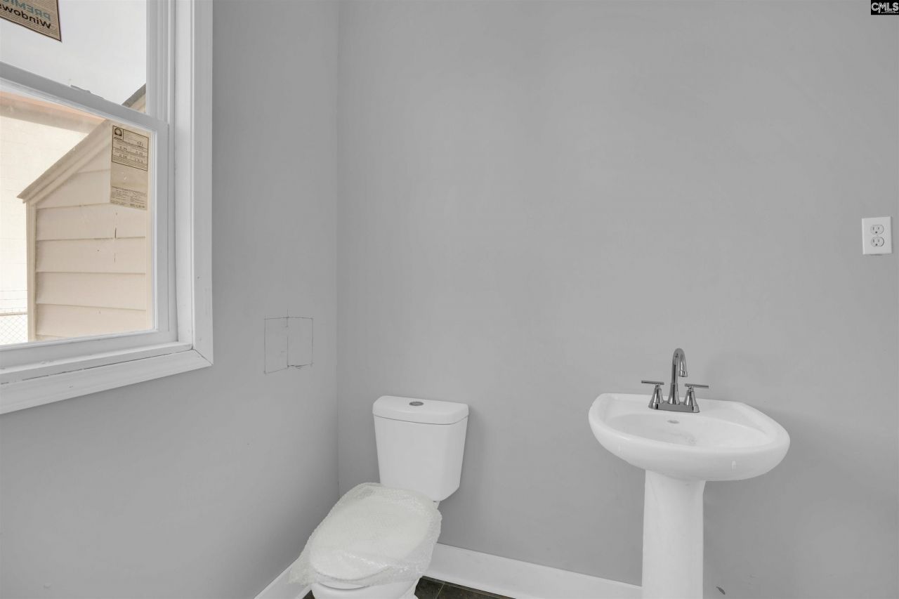 2714 Brady Street Photo 32