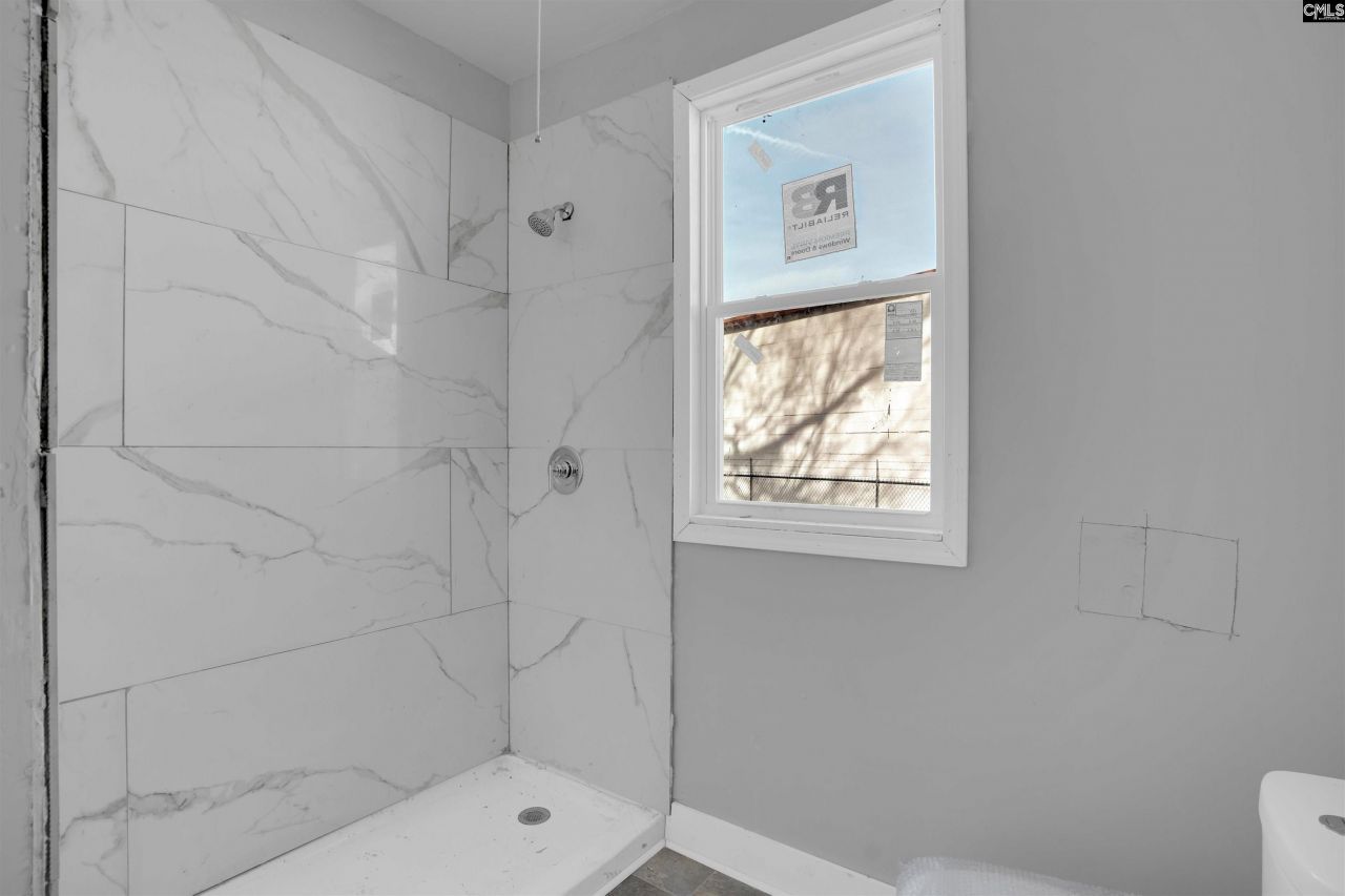 2714 Brady Street Photo 32